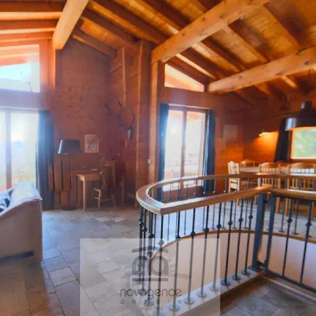 Zoe A Avec Vue Sur Les Alpes Chalé