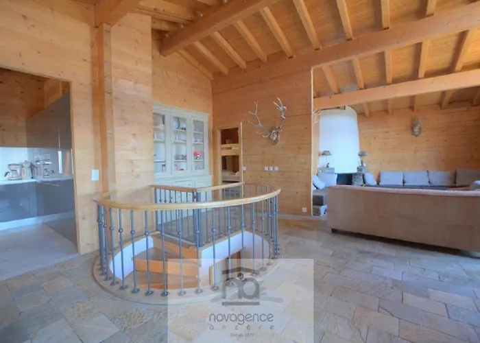 Zoe A Avec Vue Sur Les Alpes *